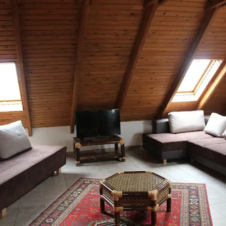 Magtar Vendeghaz Apartment *